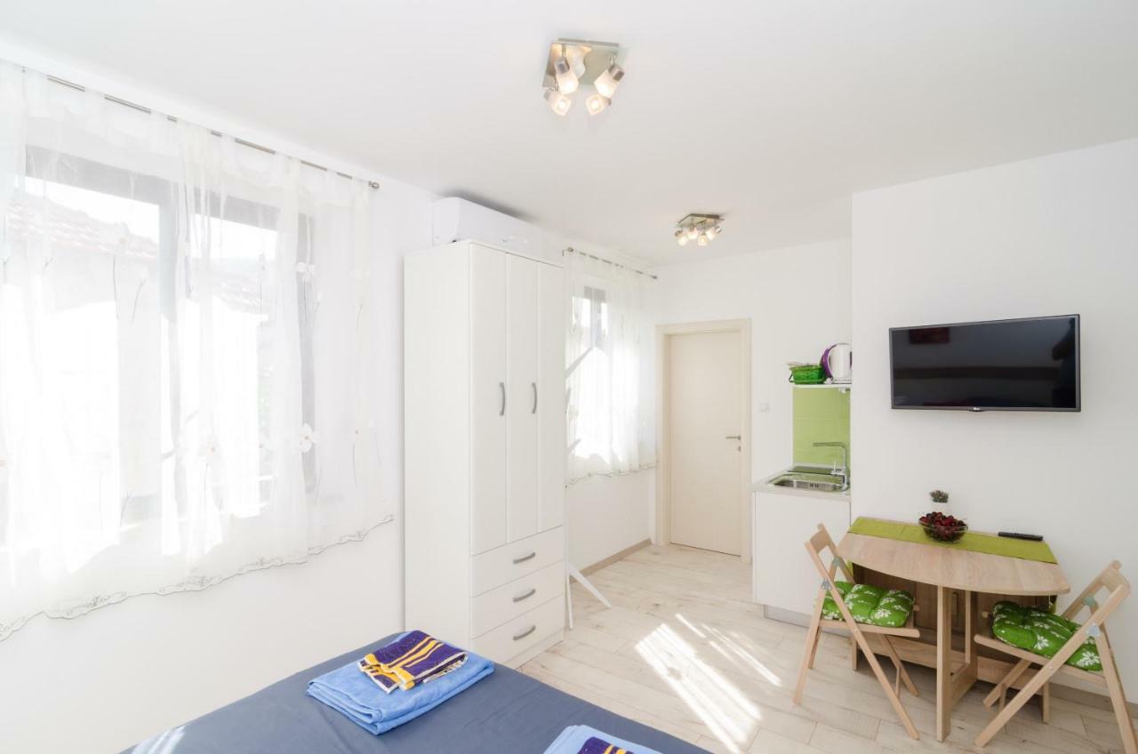 Apartments Eva Дубровник Екстериор снимка